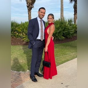 Lulus cut out dress- size Small in red